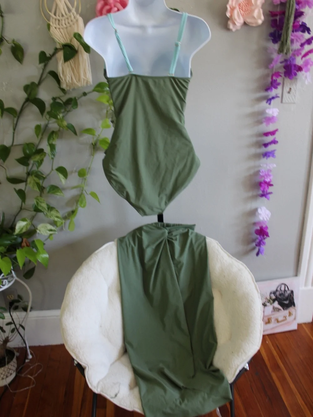 Colorblock Cutout One-Piece Swimsuit & Sarong Cover-Up Set Size M